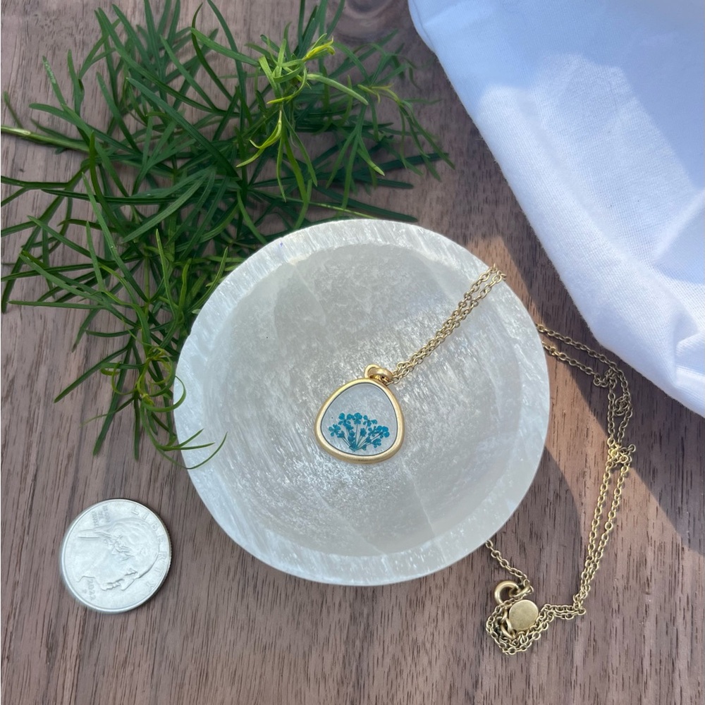 Flower necklace